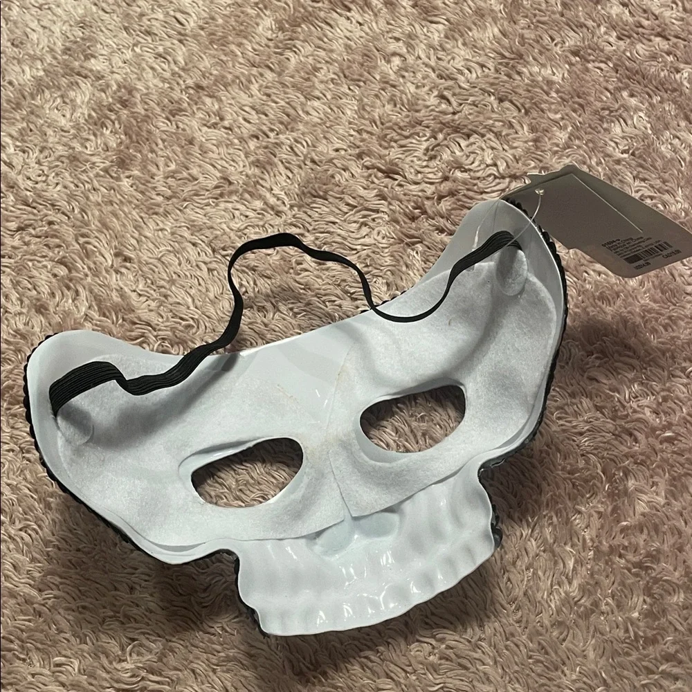 🔥4/$20 Claire’s Skeleton Face Mask - OSFM